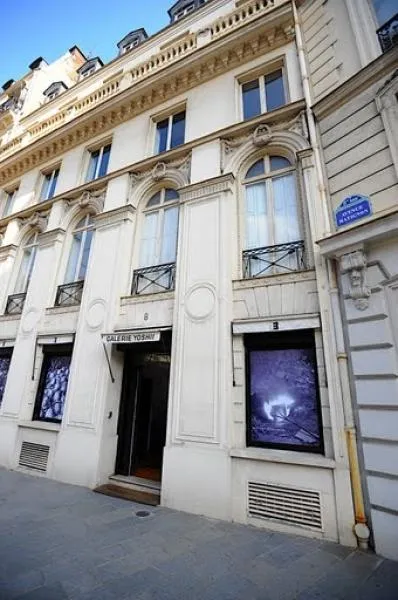 Galerie Yoshii · Avenue Matignon